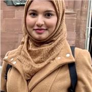 Nachhilfelehrerin, die alle Fächer von Jahrgangsstufe 1-10 unterrichtet